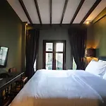 Baan Tuk Din Hotel